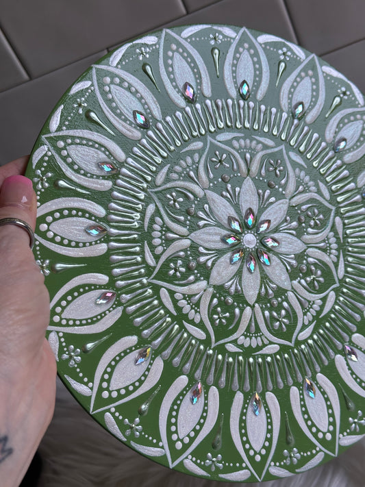 10" Wood Round Mandala Painting - May Birth Flower