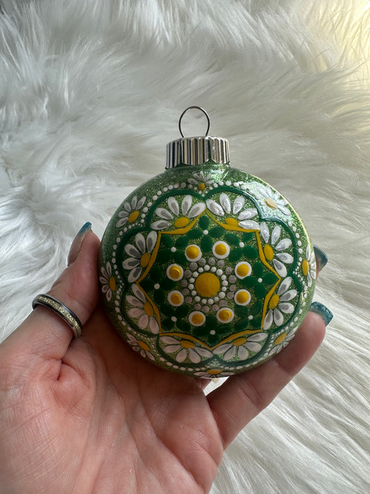 Glitter Christmas Ornament - Disc / Round - Green, White, Yellow, Daisies